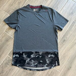Men’s RBX performance camo detail active t-shirt size L